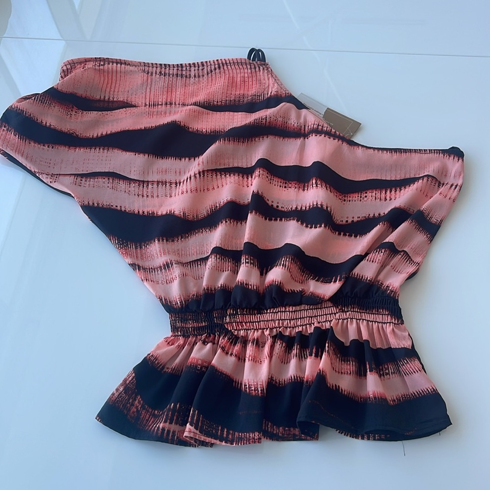 One shoulder Top - Picture 7 of 7